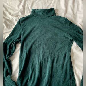 Uniqlo green turtleneck